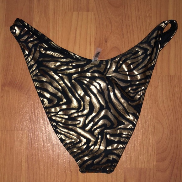 Animal Print Bikini - Picture 5 of 5